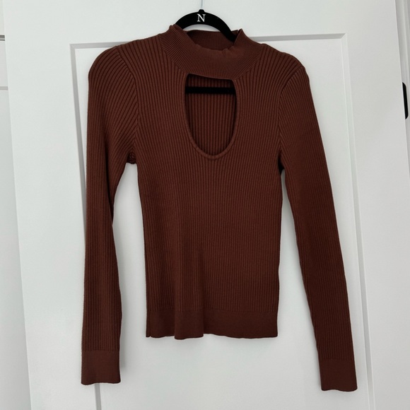 BROWN ABERCROMBIE SWEATER - Picture 2 of 3